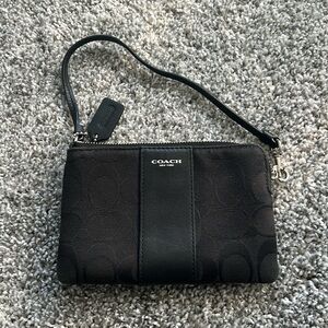 like new coach wristlet